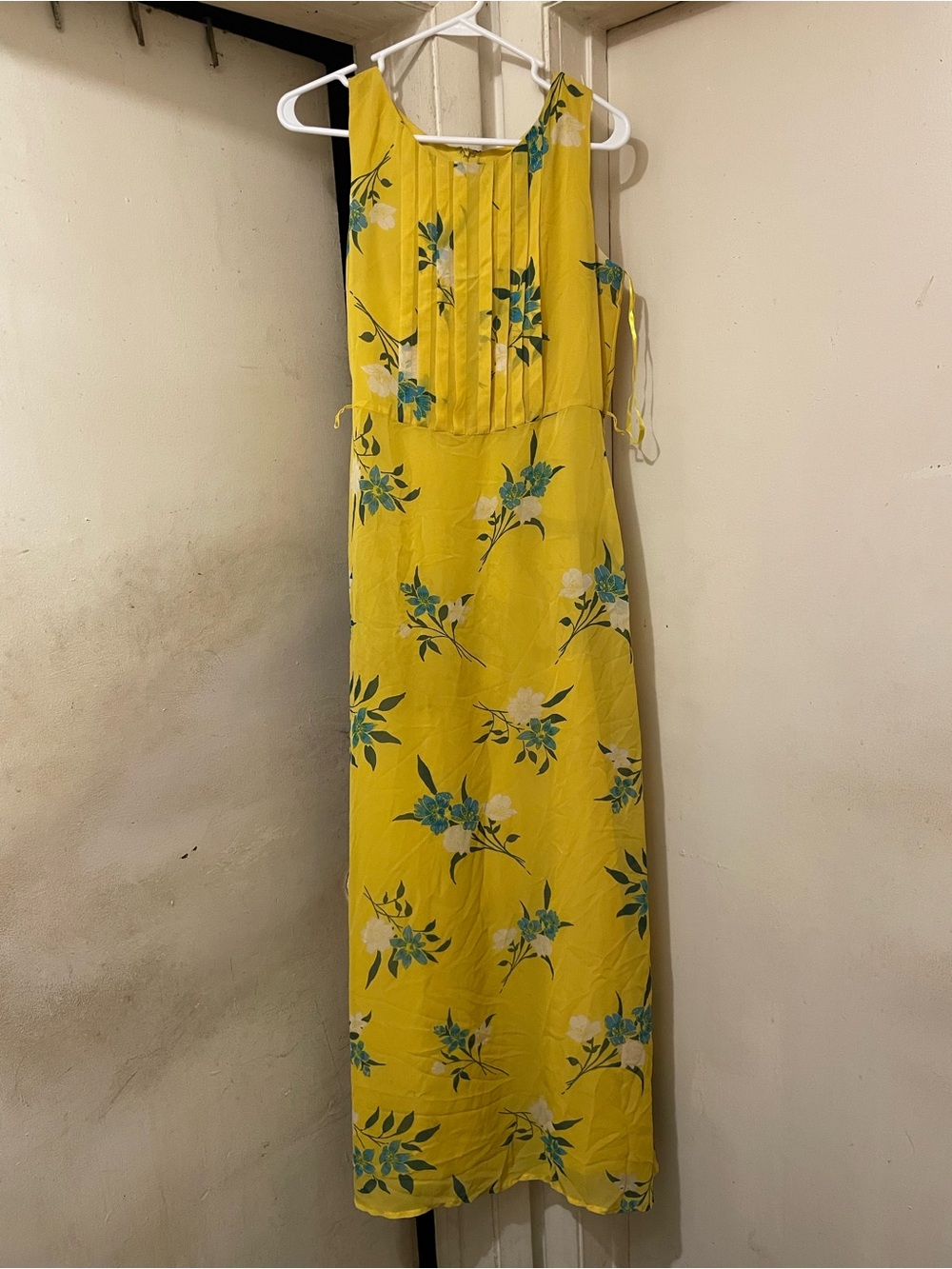 Sharagano Yellow Floral Dress with Blue & White Accents Size 4